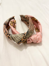 Load image into Gallery viewer, Feb Pre-order Accessories