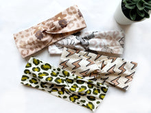 Load image into Gallery viewer, Feb Pre-order Accessories